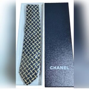 Chanel Paris Silk Tie Black Gold Chain CC Logo Print NIB Full Set Rare